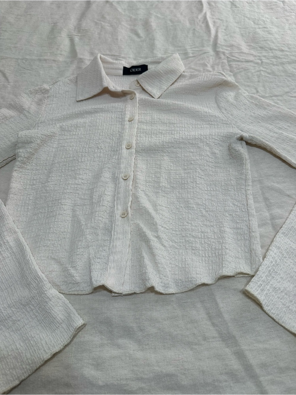 Button down - Picture 2 of 4